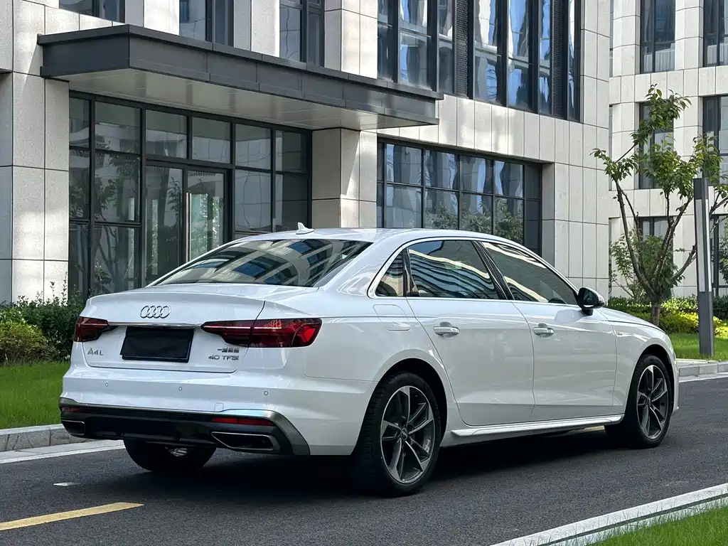 Audi A4L — миниатюра 30