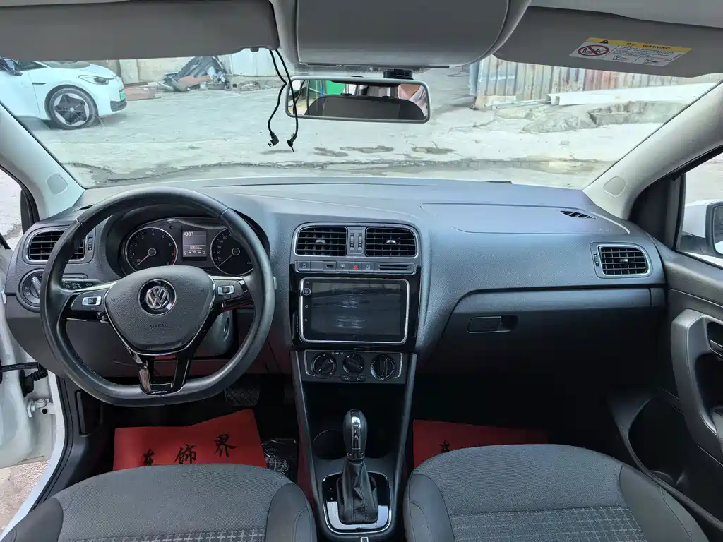 Volkswagen Polo — миниатюра 8