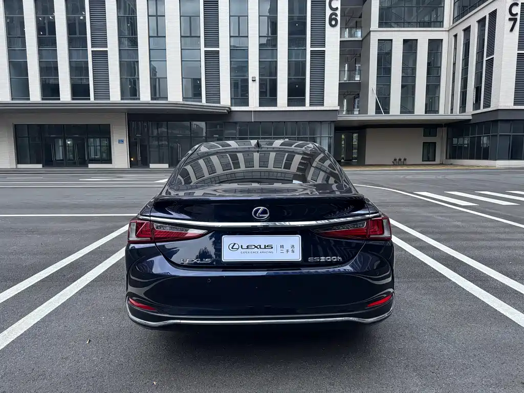 Lexus ES — миниатюра 9