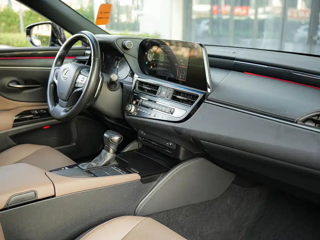 Lexus ES — миниатюра 8