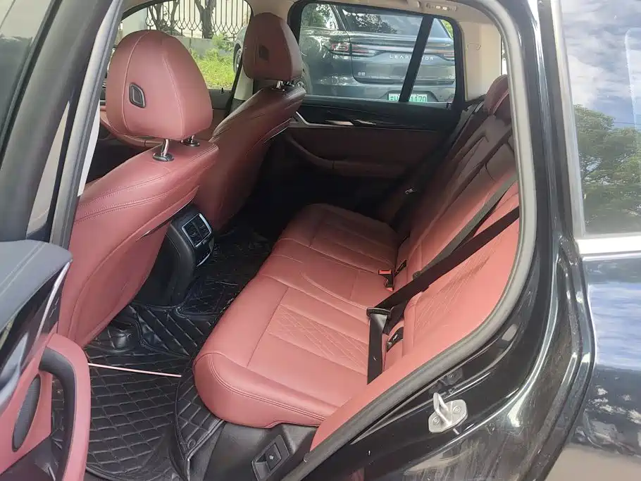 BMW iX3 — миниатюра 11