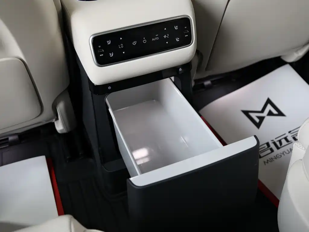 Li Auto Li L9 — миниатюра 16