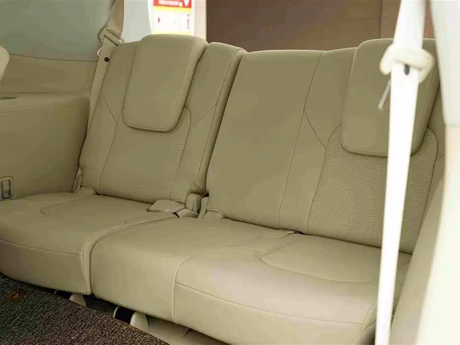 Nissan Patrol — миниатюра 16