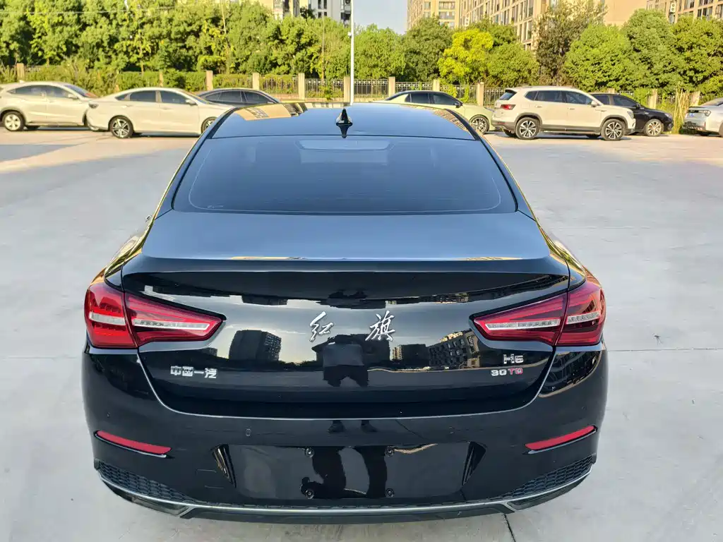 Hongqi Hongqi H5 — миниатюра 4