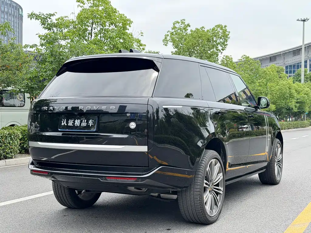 Land Rover Range Rover 2024 3.0 L6 400PS SV Long Wheelbase 4 мест