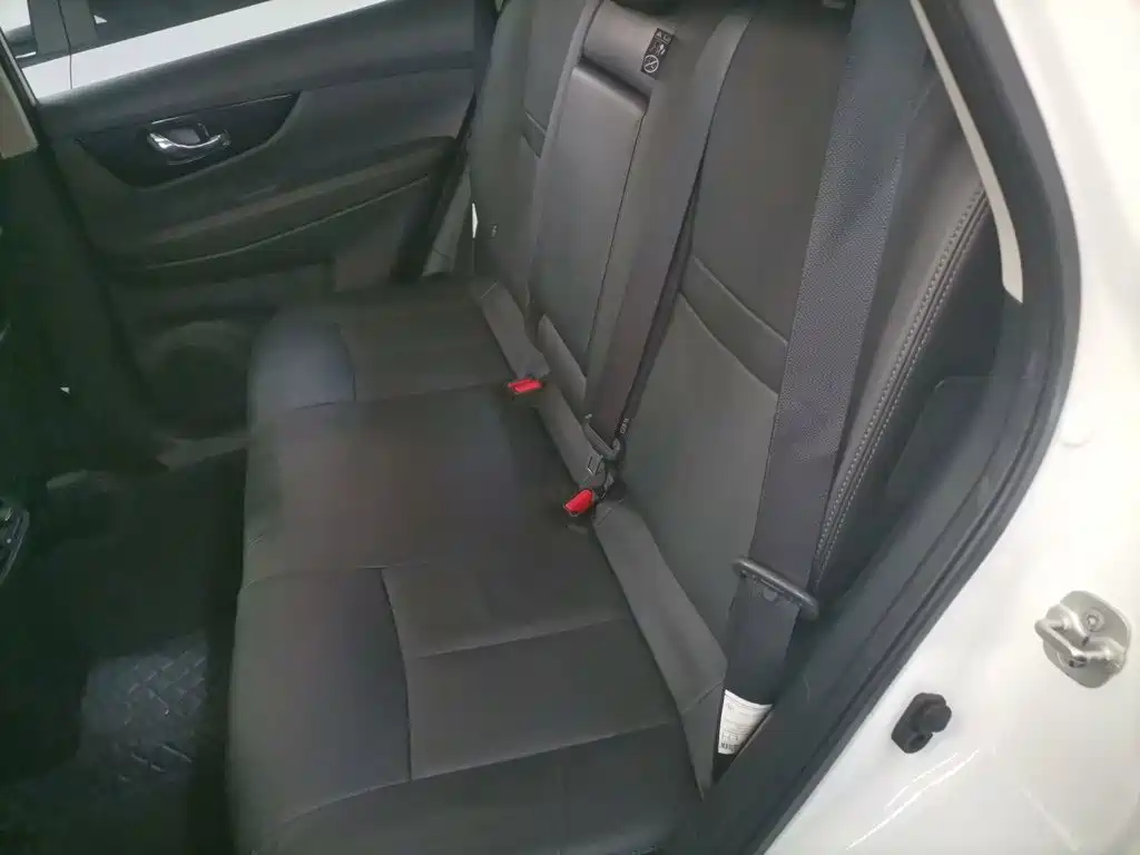 Nissan X-Trail — миниатюра 17