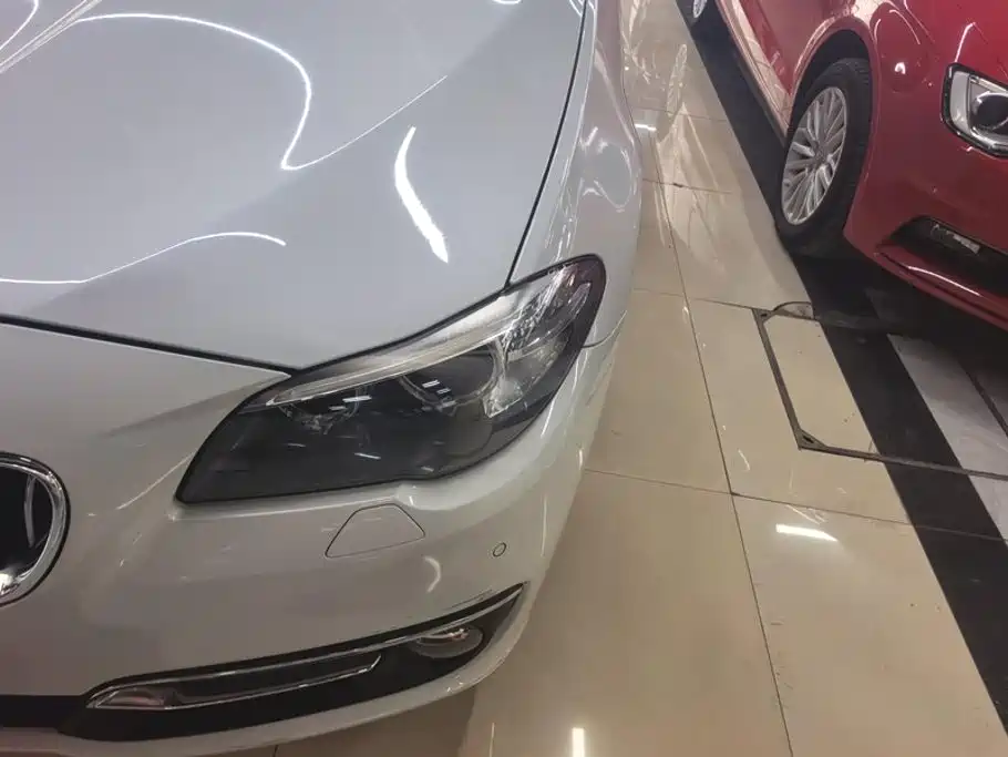 BMW 5 Series — миниатюра 5