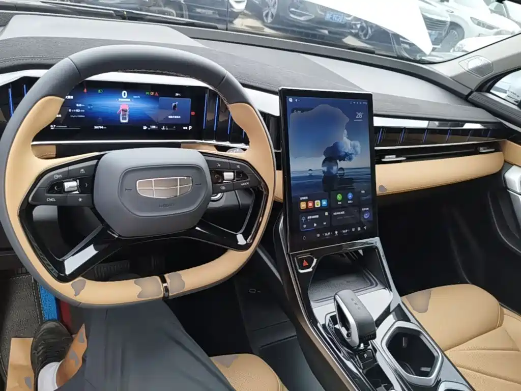 Geely Boyue L — миниатюра 10