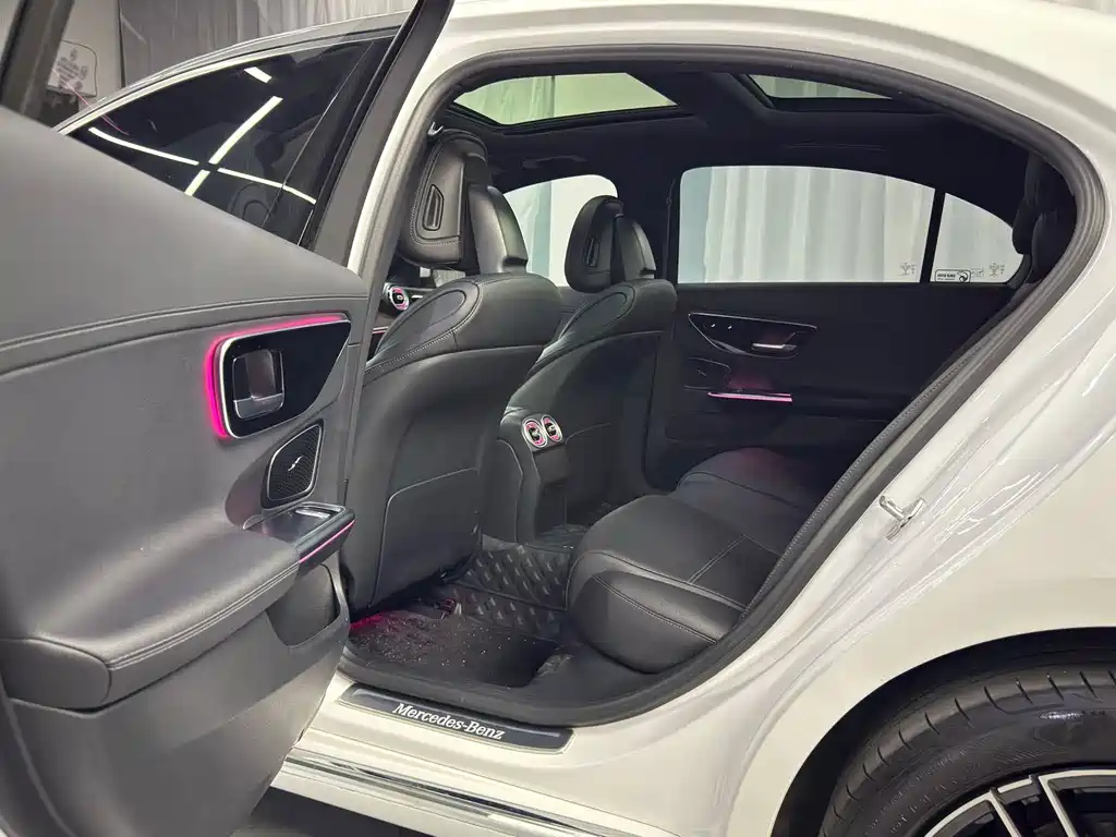 Mercedes-Benz C-Class — миниатюра 10