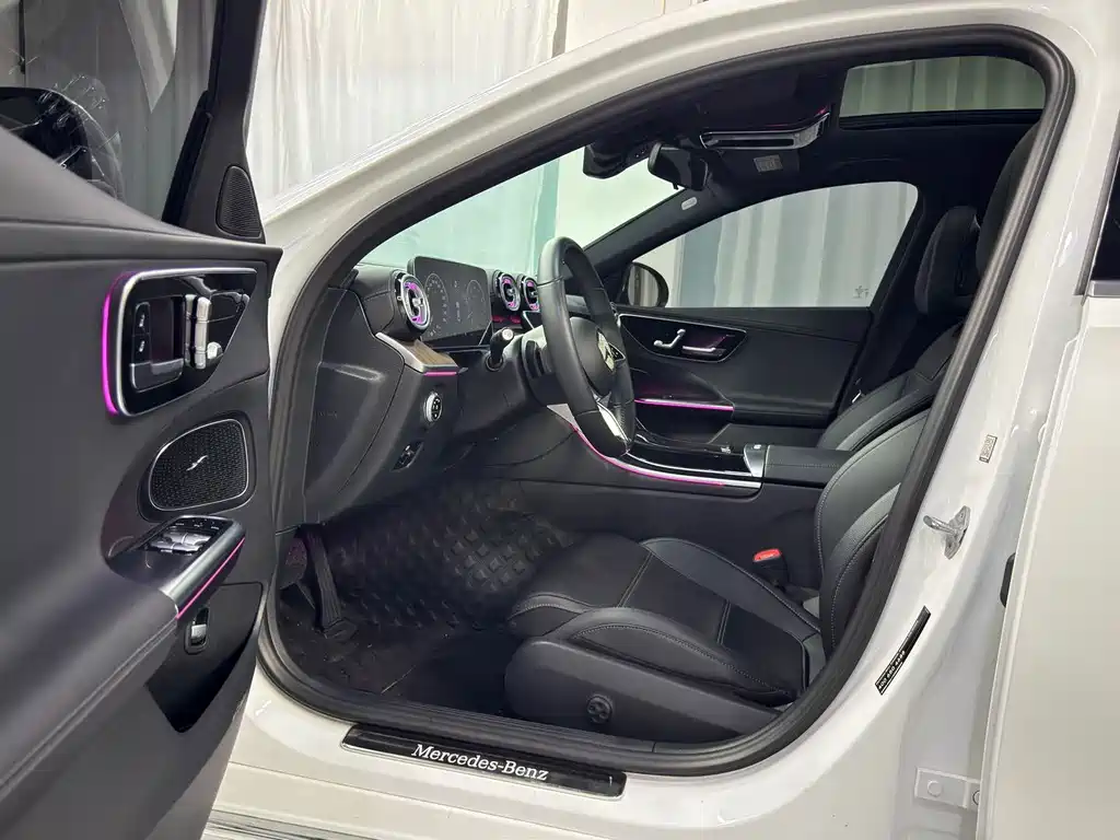 Mercedes-Benz C-Class — миниатюра 11