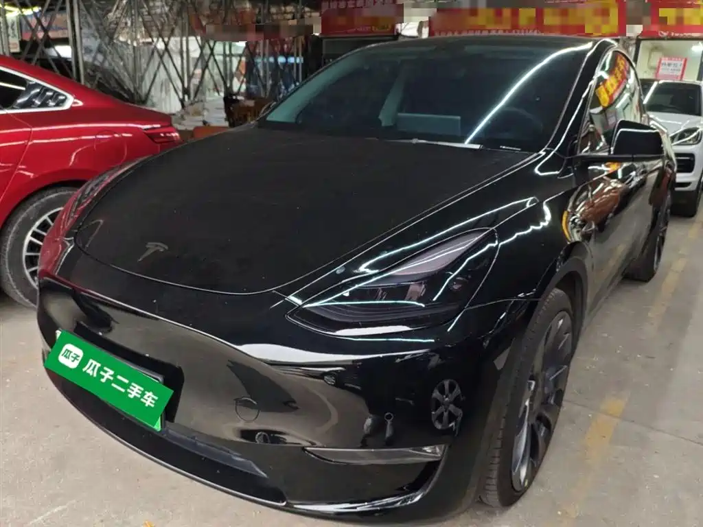 Tesla Model Y 2024