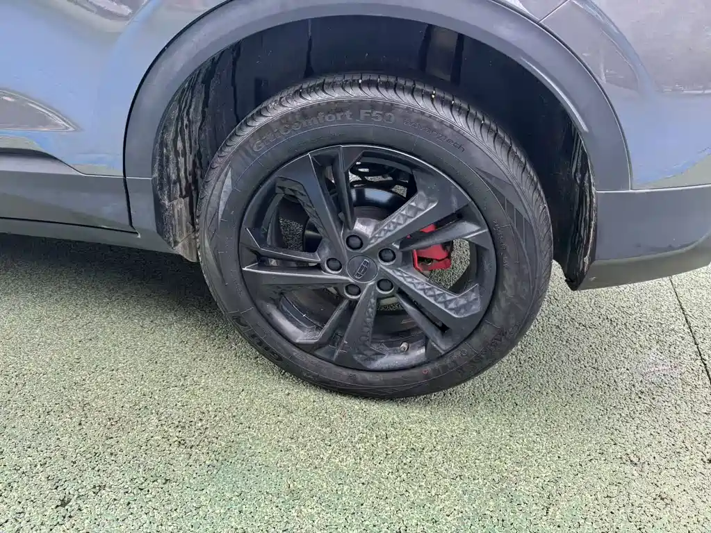 Geely Binyue — миниатюра 10
