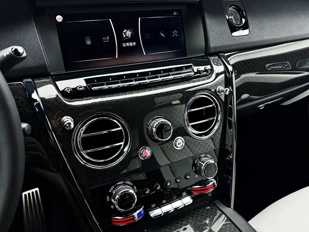 Rolls-Royce Cullinan — миниатюра 15
