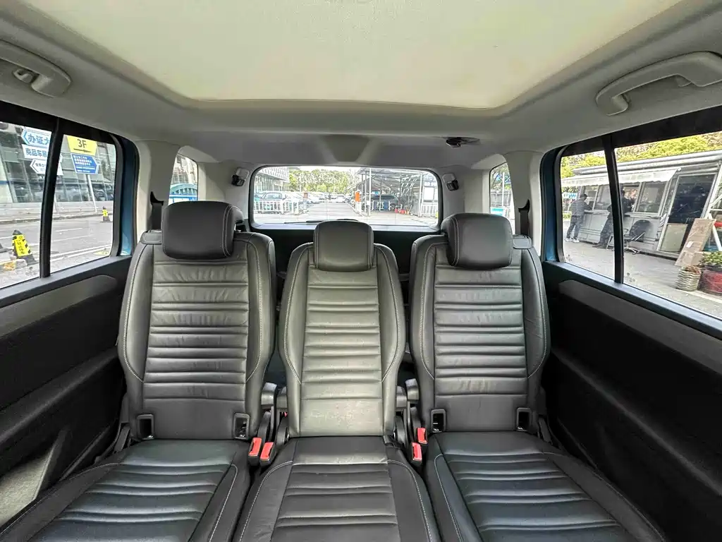 Volkswagen Touran — миниатюра 6