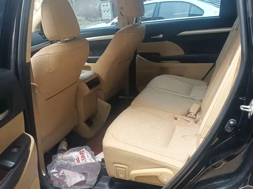 Toyota Highlander — миниатюра 8