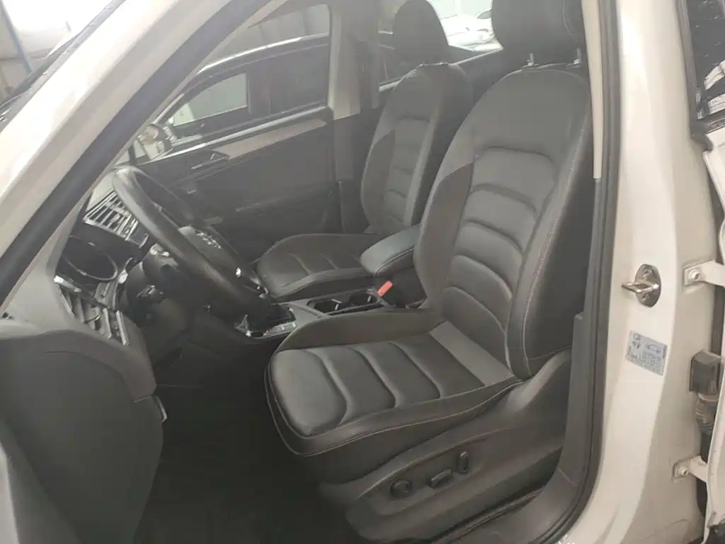 Volkswagen Tiguan L — миниатюра 15