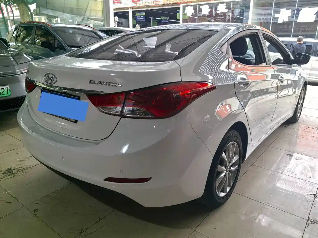 Hyundai Elantra Langdong — миниатюра 10