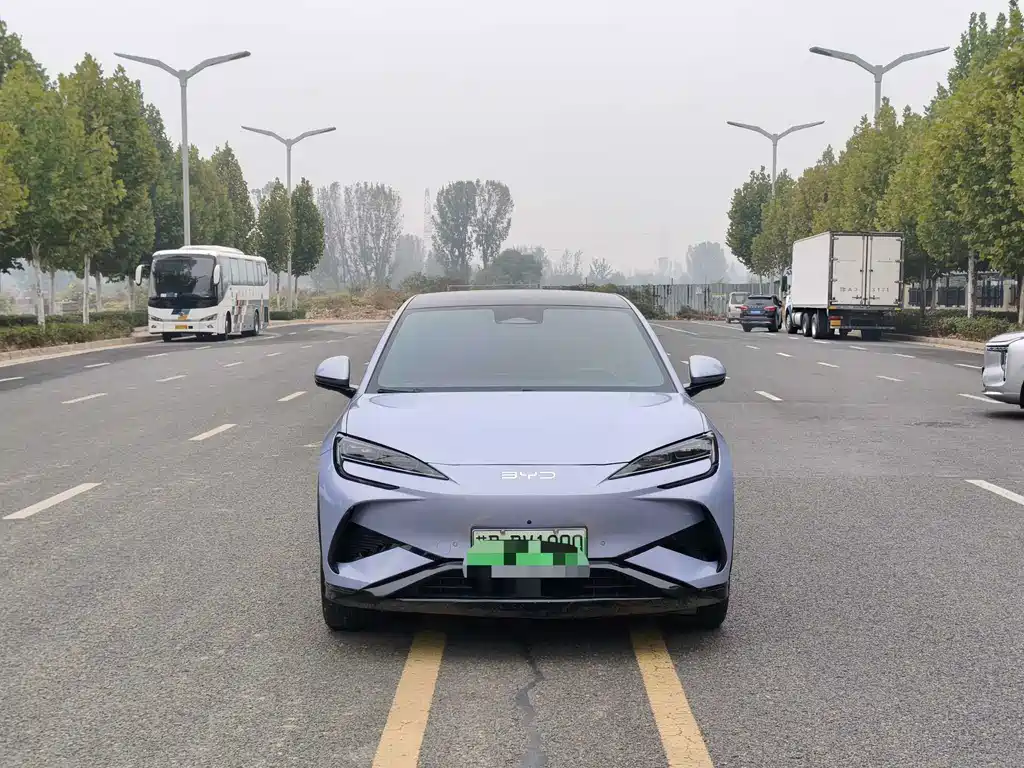 BYD Sealion 07 EV — миниатюра 2