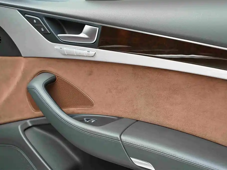 Audi A8 — миниатюра 30