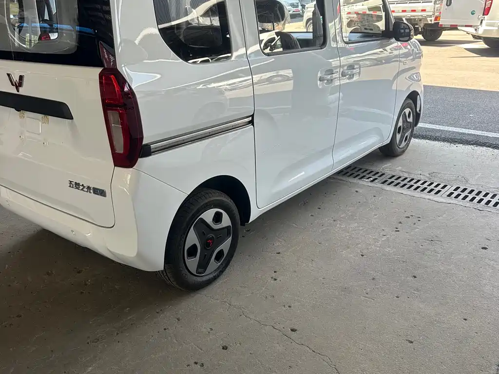 Wuling Sunshine EV 2025 305km