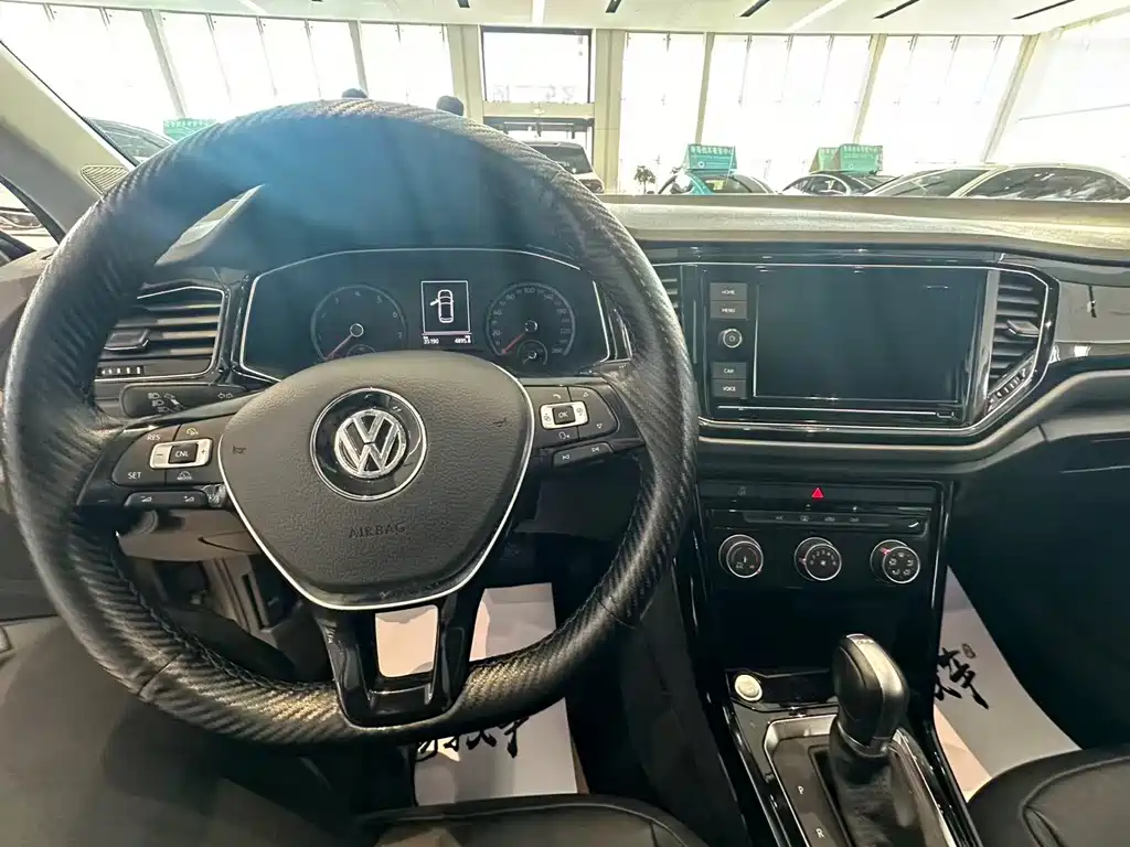VOLKSWAGEN T ROC EXPLORING SONGS