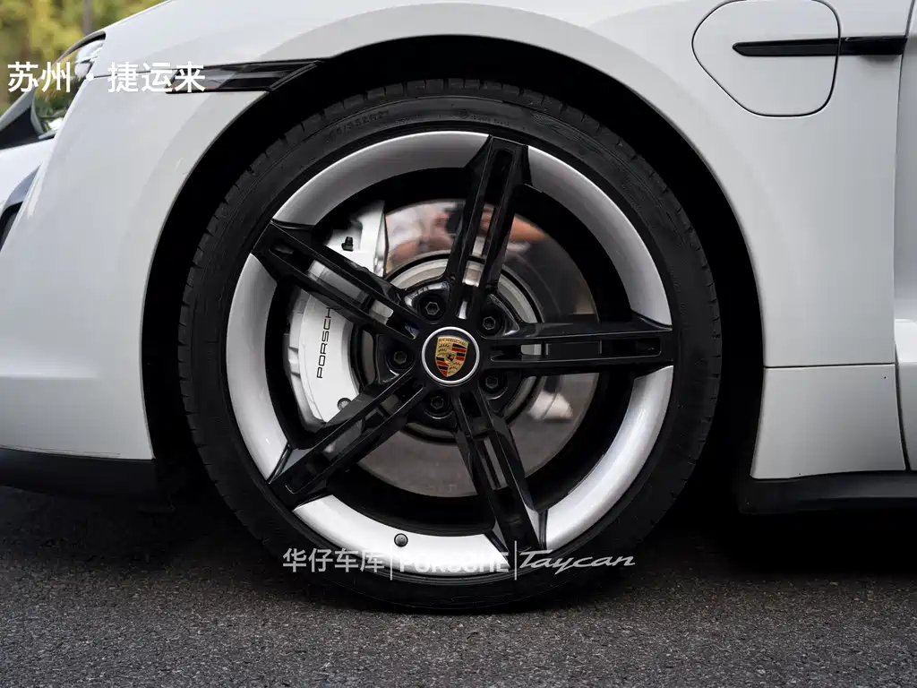 Porsche Taycan — миниатюра 11