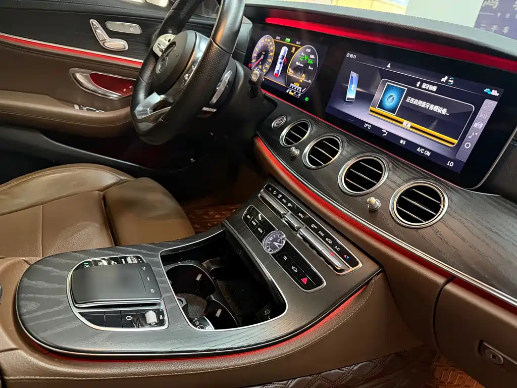Mercedes-Benz E-Class — миниатюра 9