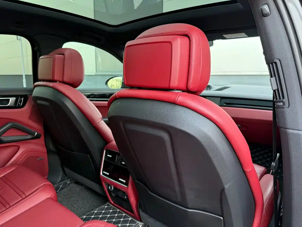 Porsche Cayenne — миниатюра 28