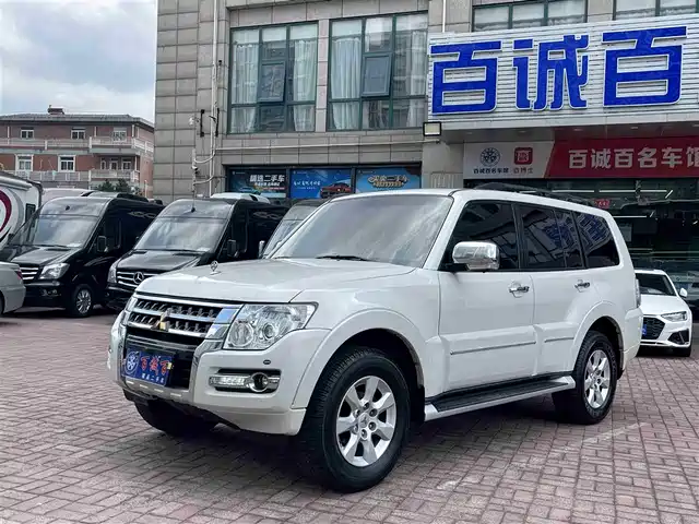 MITSUBISHI PAJERO 2022