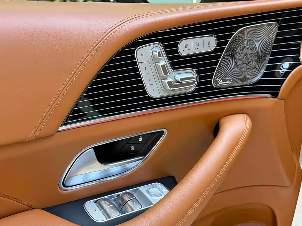 Mercedes-Benz GLS — миниатюра 14