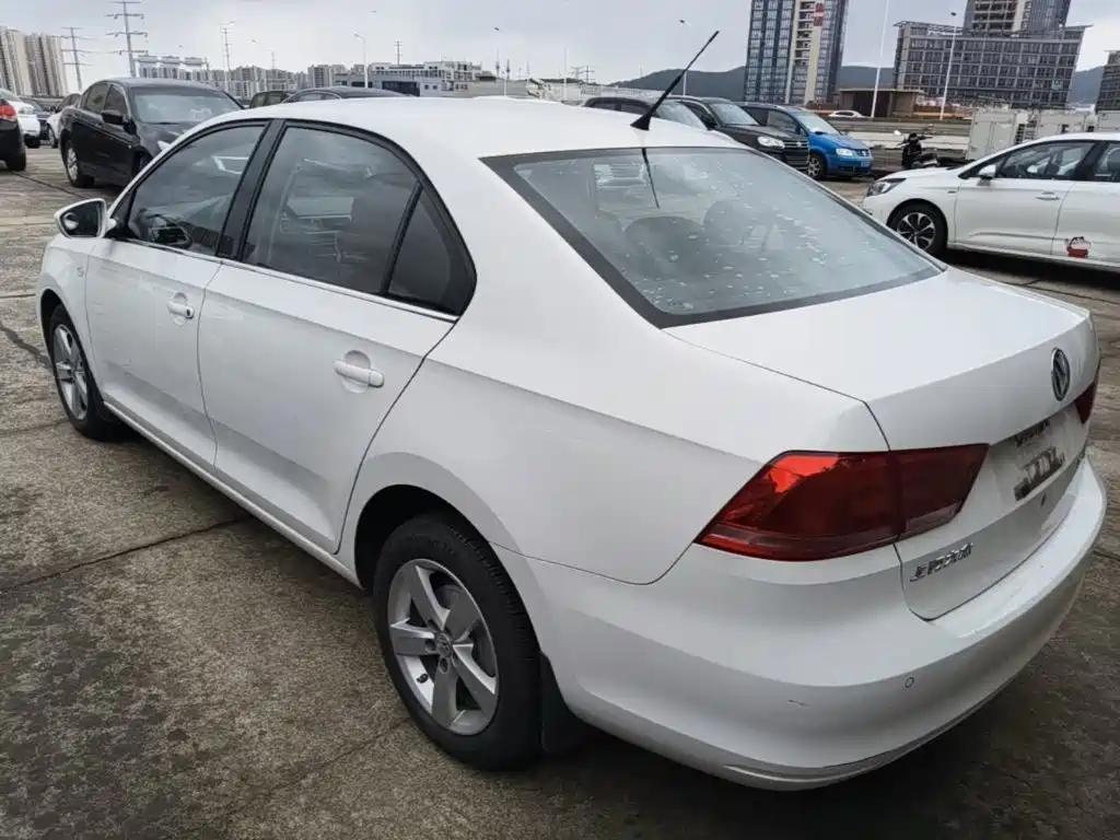 Volkswagen Santana — миниатюра 5