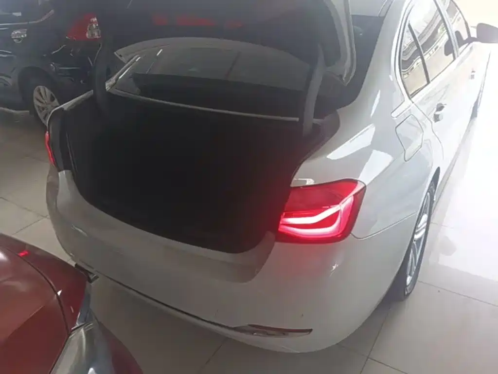 BMW 3 Series — миниатюра 19