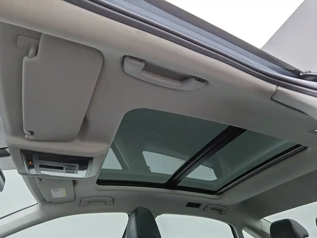 Volkswagen Passat — миниатюра 14
