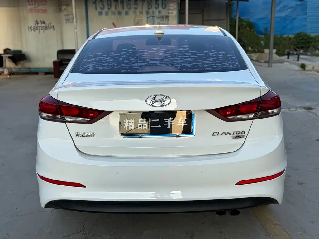 Hyundai Elantra — миниатюра 11