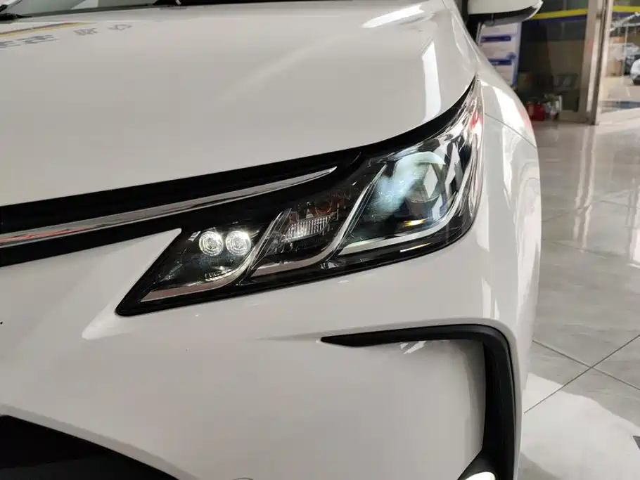 Toyota Corolla — миниатюра 5