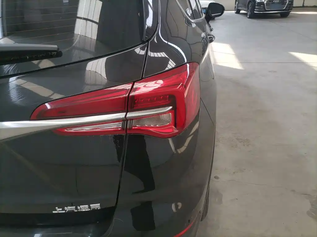 Buick Envision Plus — миниатюра 8