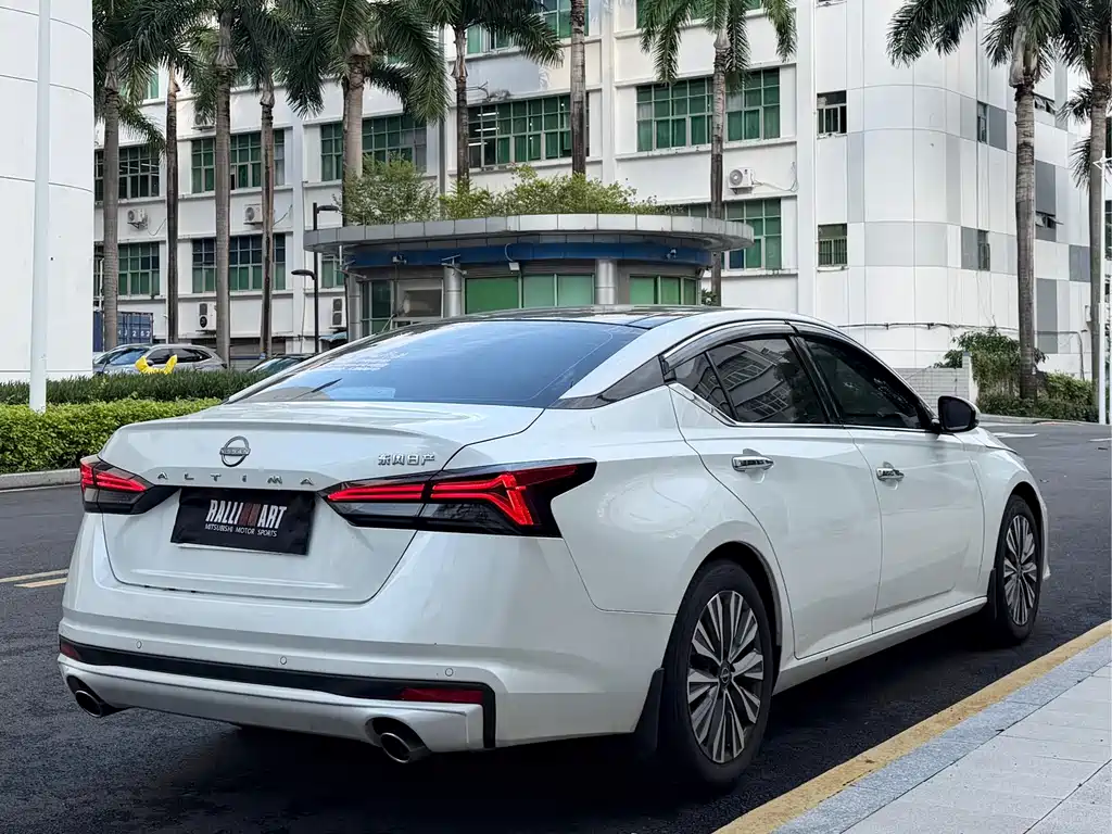 Nissan Teana — миниатюра 6