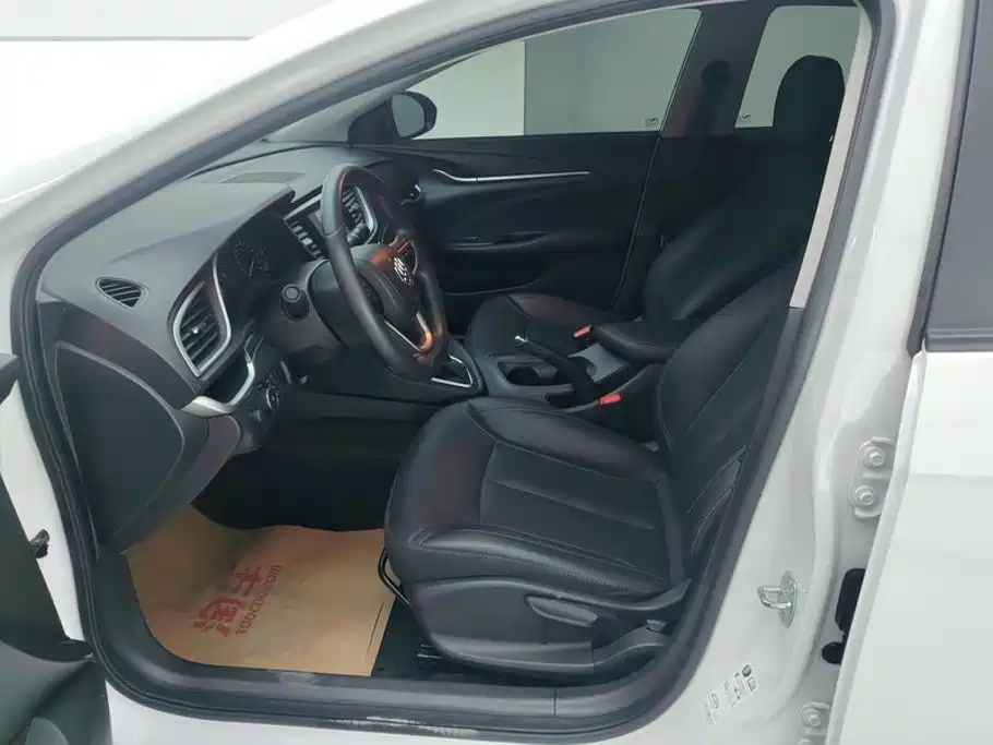 Buick Excelle — миниатюра 9