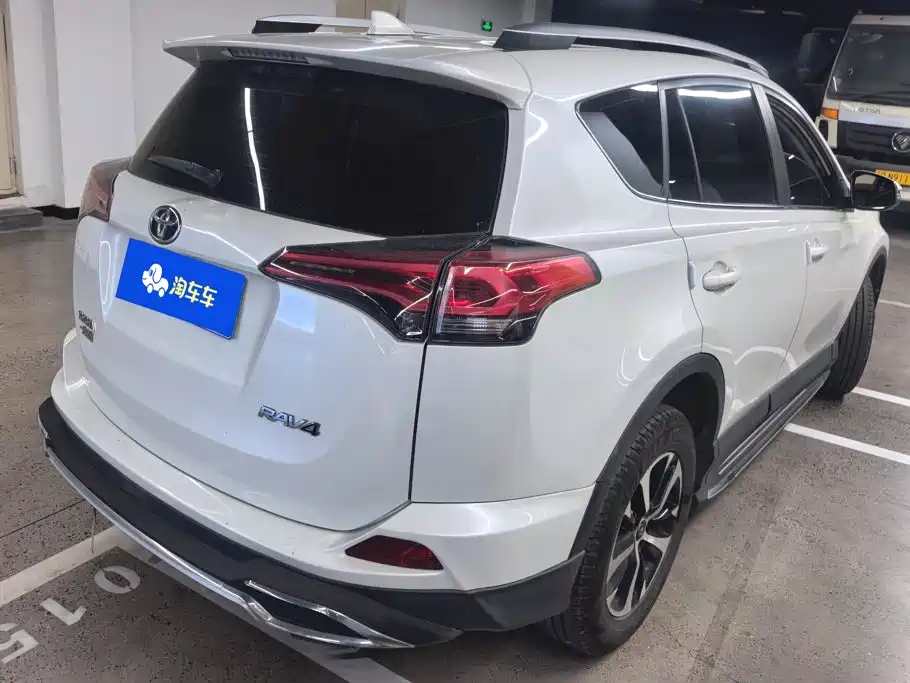 Toyota RAV4 — миниатюра 3