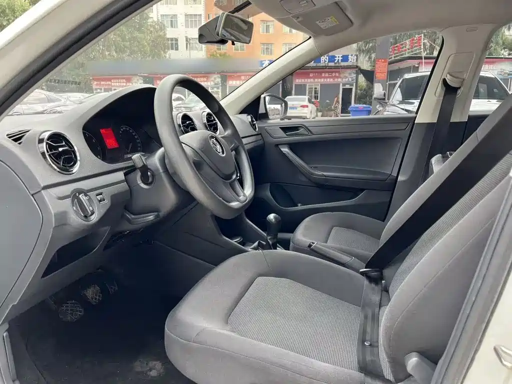 Volkswagen Jetta — миниатюра 9