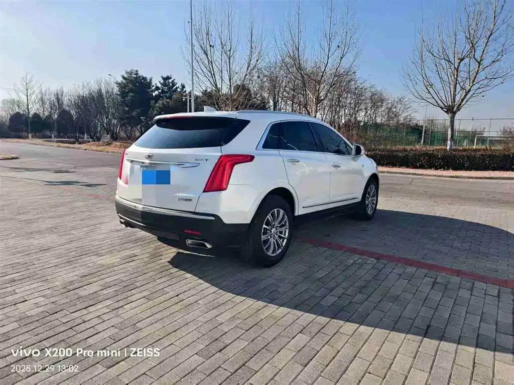 CADILLAC XT5