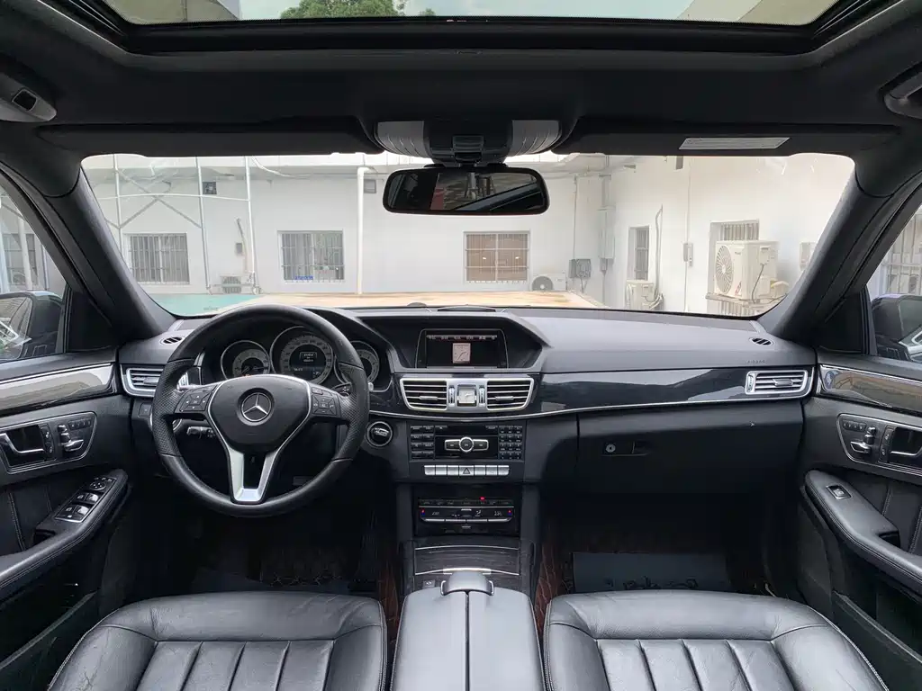 Mercedes-Benz E-Class — миниатюра 5