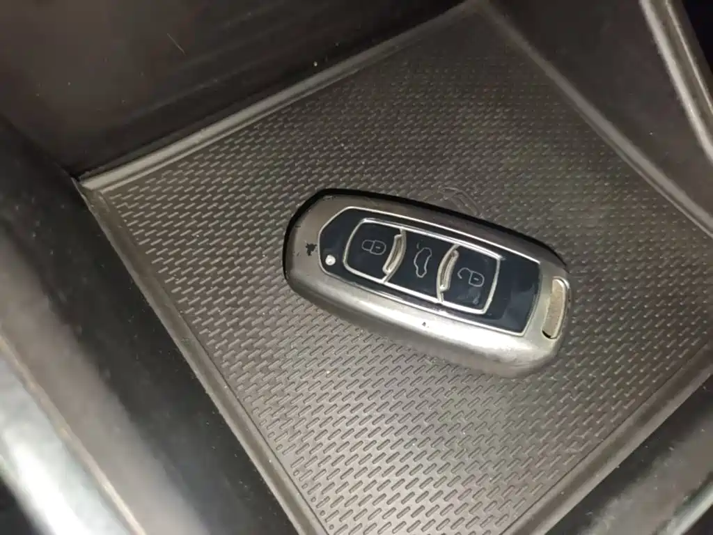 Geely Vision X3 — миниатюра 9