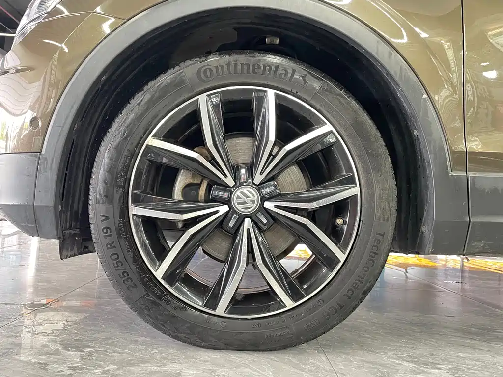 Volkswagen Tiguan L — миниатюра 16