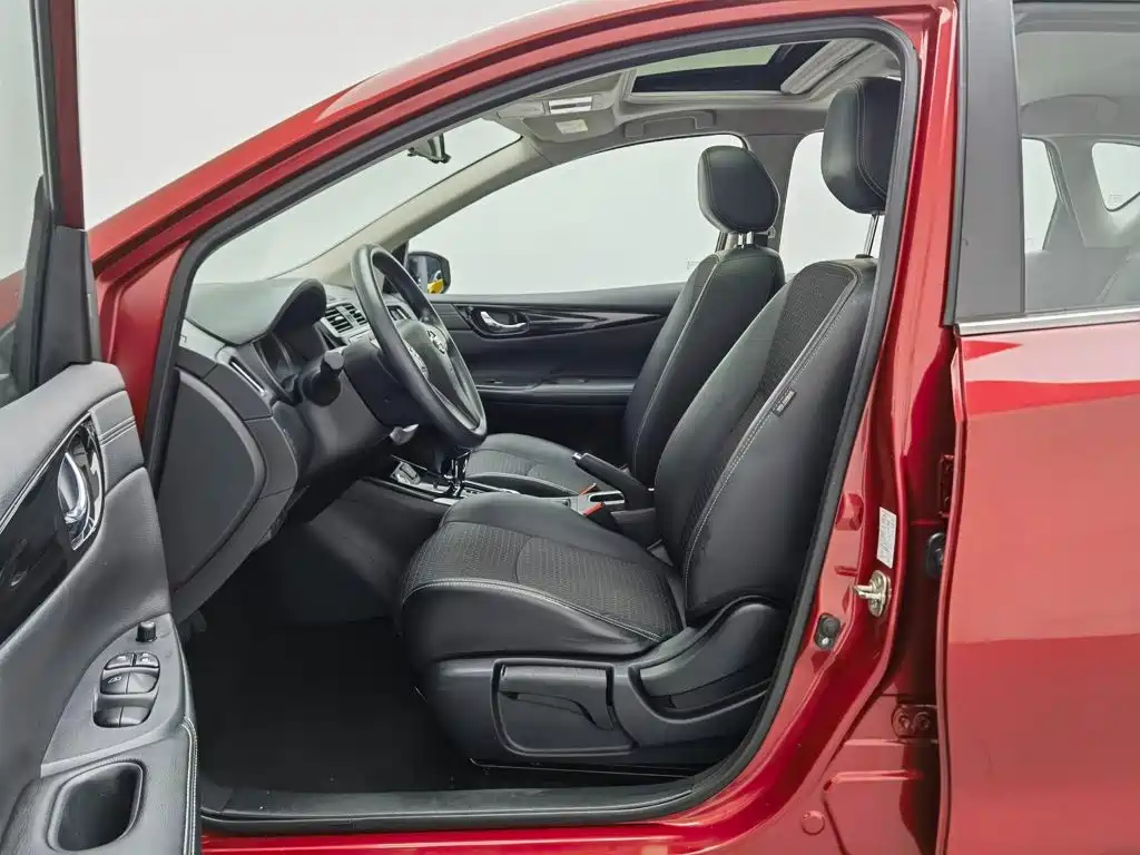 Nissan Tiida — миниатюра 9