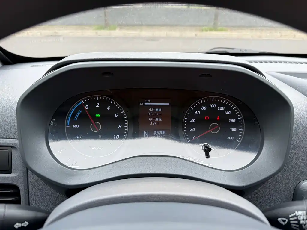 Wuling Yangguang — миниатюра 5