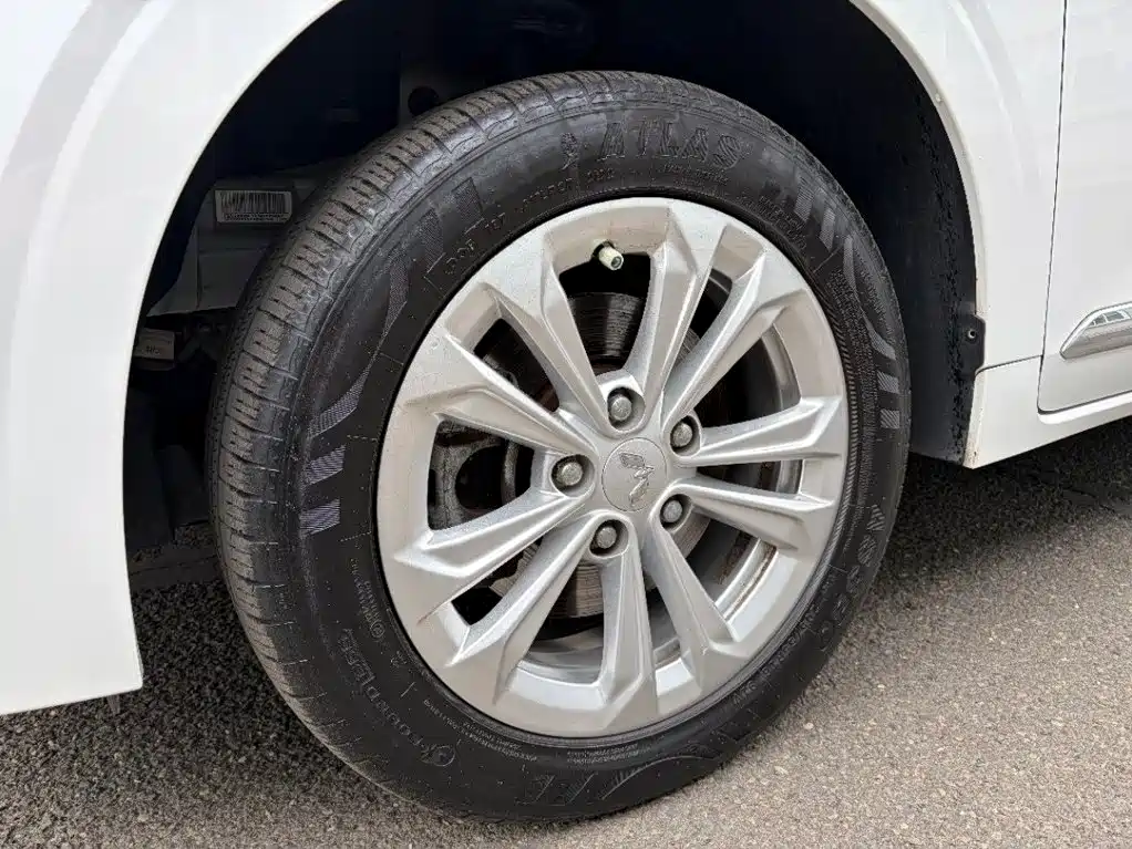 Wuling Jiachen — миниатюра 8