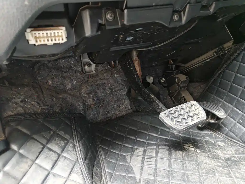 Toyota Yaris L — миниатюра 16