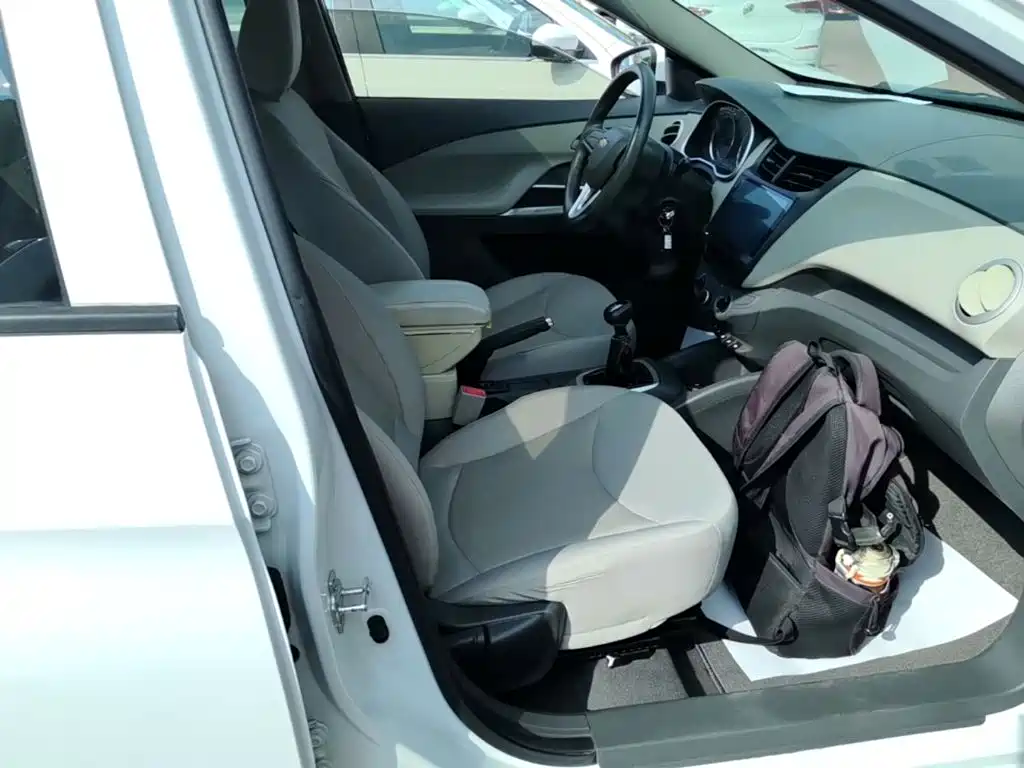 Chevrolet Sail — миниатюра 25