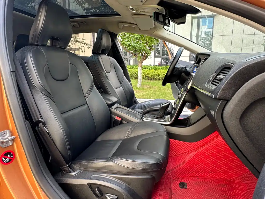 Volvo V40 2014 2.0T